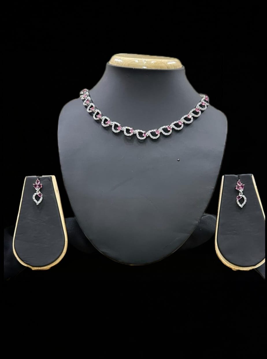 Woman's Necklace & Earing Set